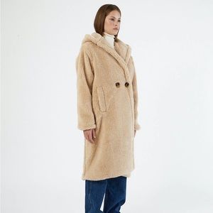 APPARIS vegan shearling hooded coat. Color toffee  size S brand NWT